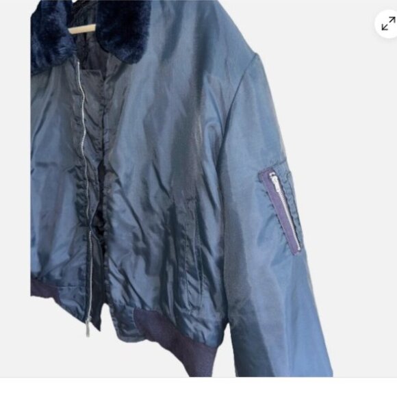 Vintage Navy Blue Bomber Jacket, EMAR Zipper, Quilted Inside Faux Fur Collar - Picture 5 of 16